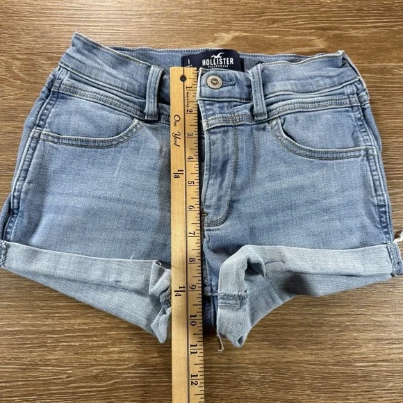 Hollister Women's High Rise Denim Shorts Light Wash Cuffed W25 Size 1 Casual - Picture 7 of 9